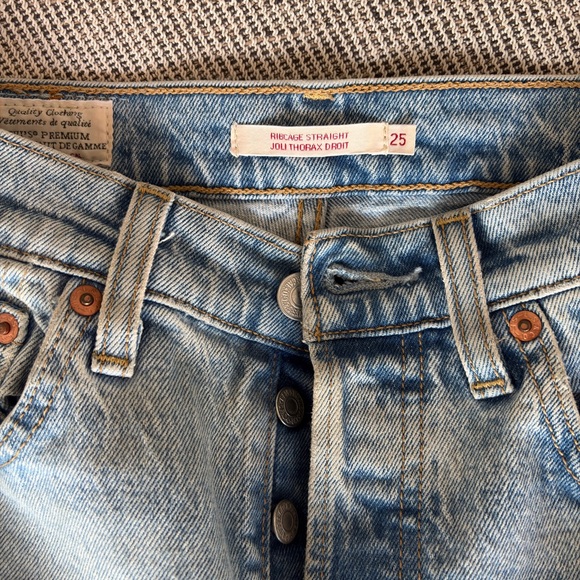 Levi’s Ribcage Straight - Picture 2 of 6